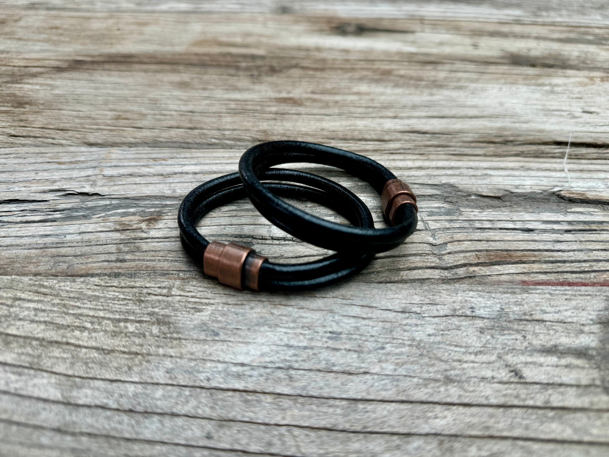 Copper and leather bracelet